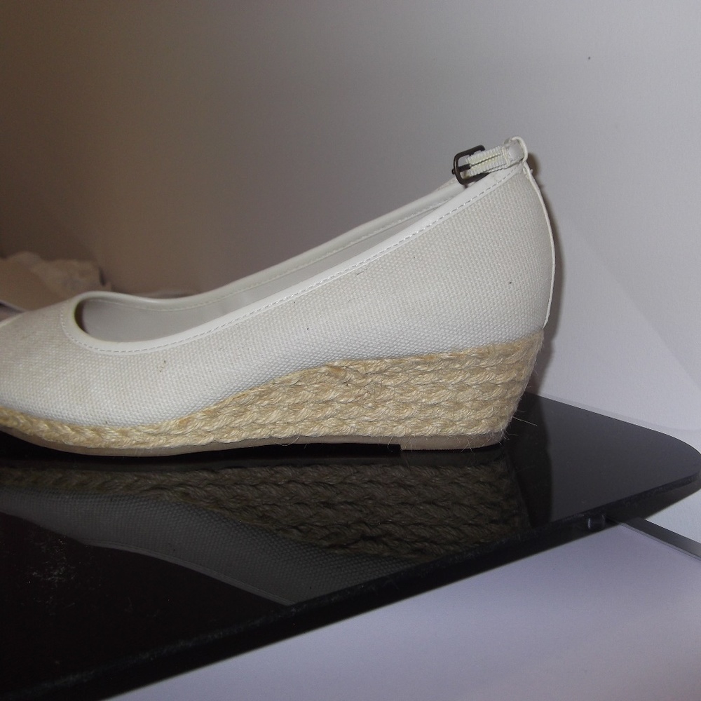 Wedge Shoe - Size 7M(B)